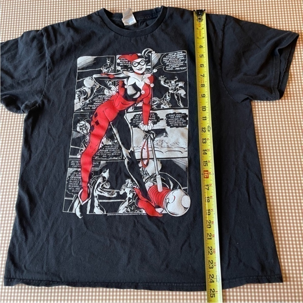 Retro Harley Quinn T-shirt. Size Large - Picture 8 of 11